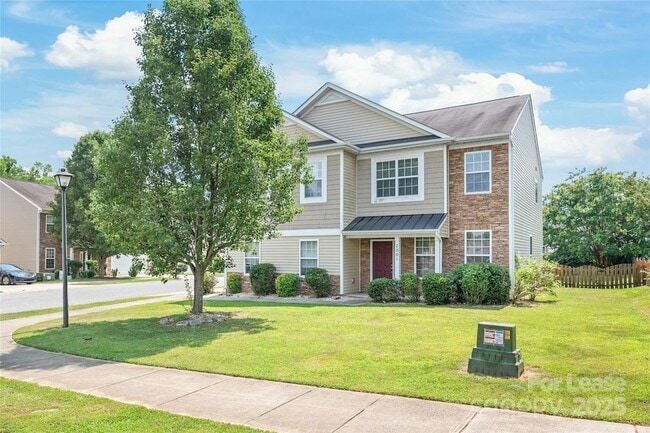 Building Photo - 7001 Dacian Ln