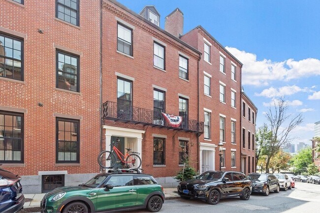 Building Photo - 21 Harvard St