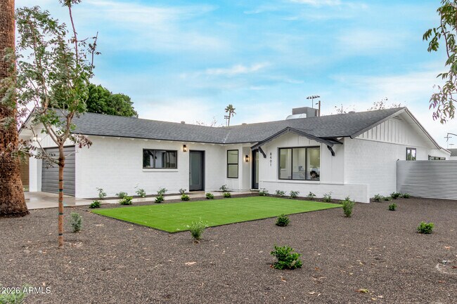 Building Photo - 8401 E San Miguel Ave