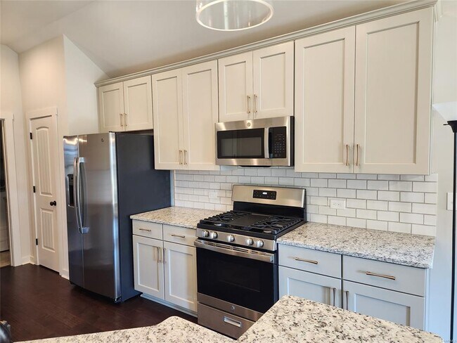 Building Photo - 292 Hedgefield Dr