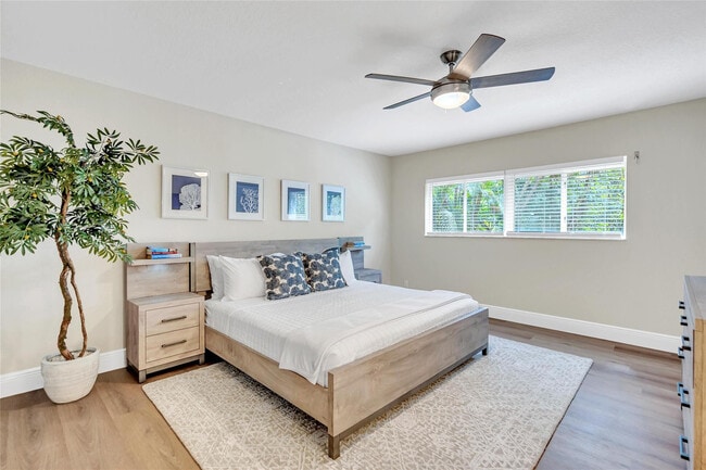 Building Photo - 1643 Seabreeze Blvd