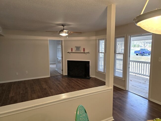 Building Photo - 2811 Edridge Ct