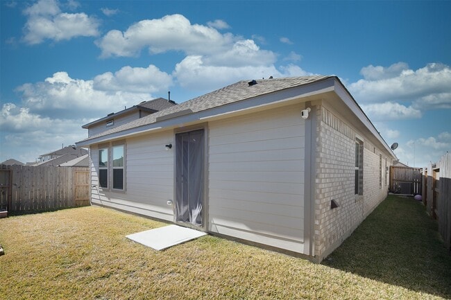 Building Photo - 18450 White Stallion Ln