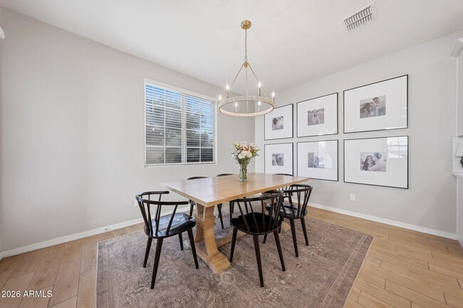 Building Photo - 905 S Canal Dr