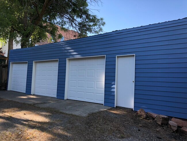 Automatic Garage Doors - 1109 1st Ave N
