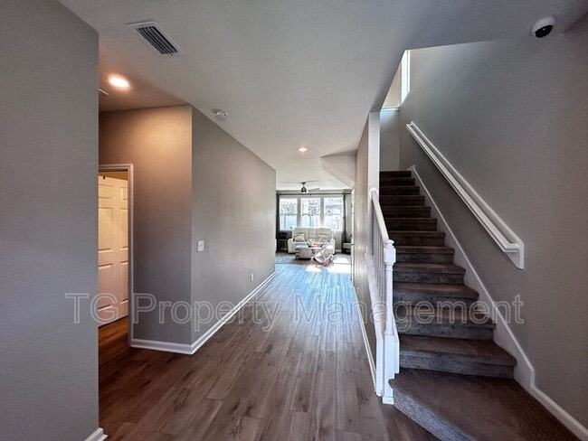 Building Photo - 94 Stonecrest Dr