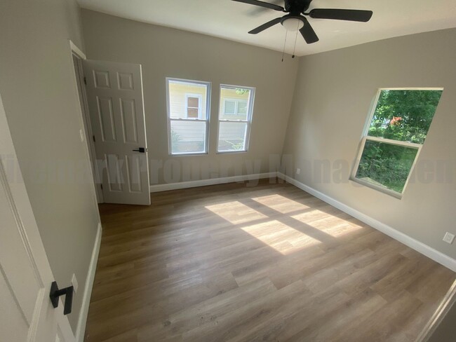 Building Photo - Newly Renovated Home Available NOW in Chat...