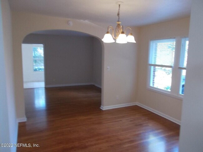 Building Photo - 5738 Cruz Rd