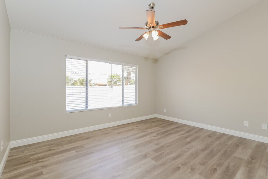 Building Photo - 456 Federman Dr