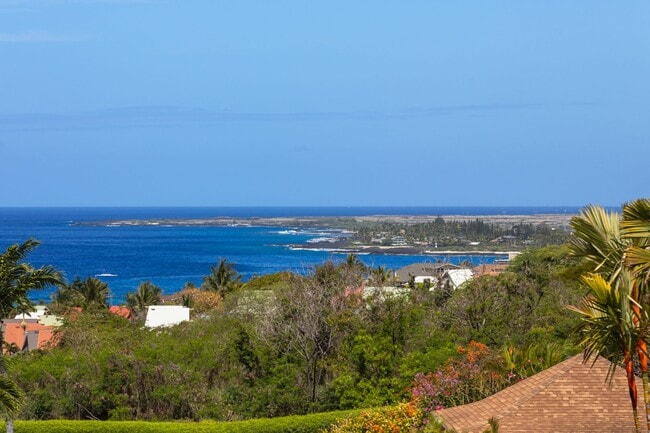 Building Photo - Furnished 2 Bedroom Condo in Town!