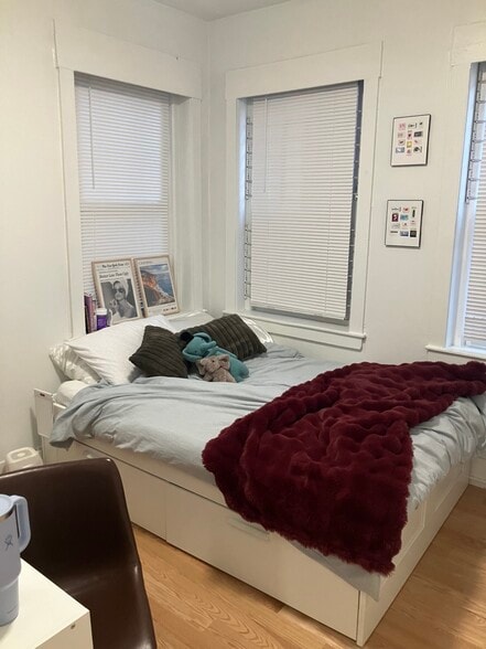 Building Photo - 64 Hemenway St