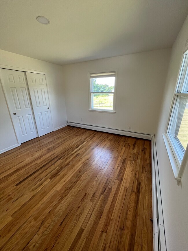 Bedroom 1 - 3 Laur-Lin-Dee Ln