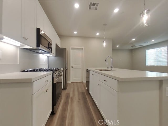 Building Photo - 31672 Hans Dr