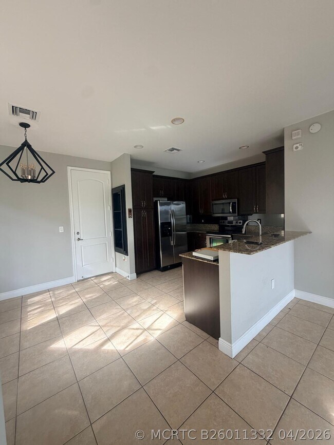Building Photo - 7644 Foxcroft Ln