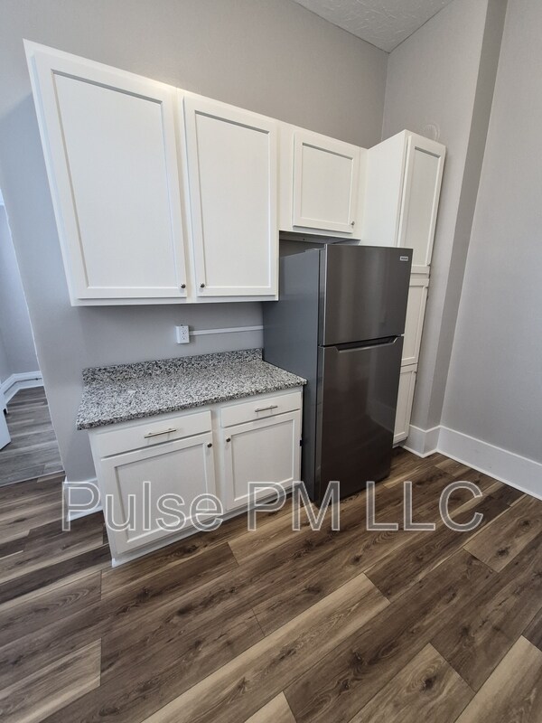 Building Photo - 638-640-640 6th Ave