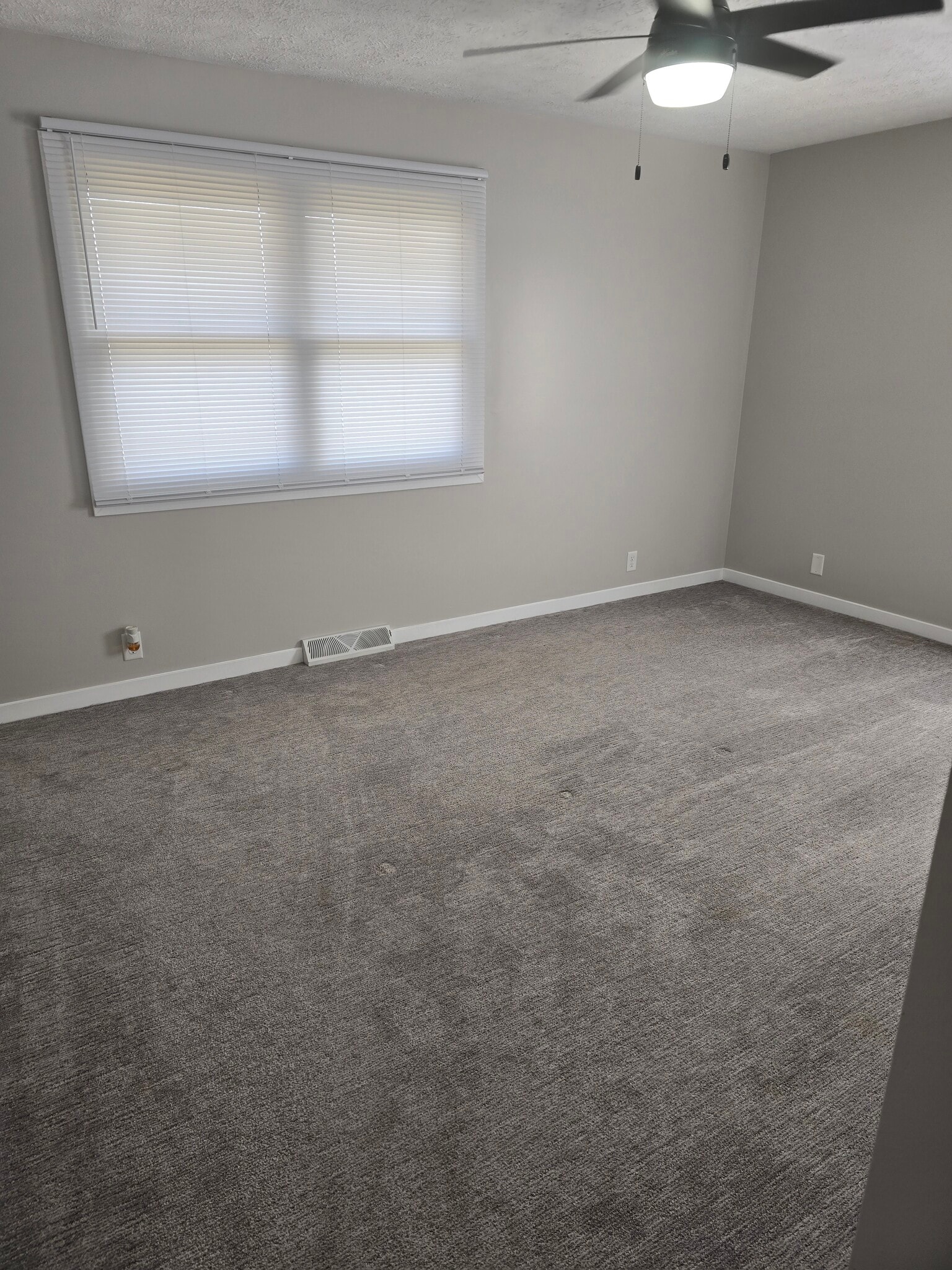 Master Bedroom - 4923 Robin Drive