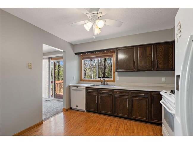 Building Photo - 1735 Walnut Ln