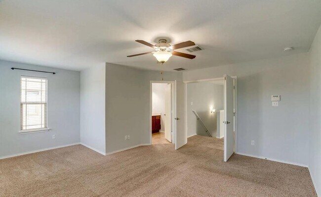 Building Photo - 6801 Baythorne Dr