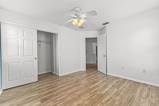 Building Photo - Perfect 4BR two story home with a Pool & Near Disney