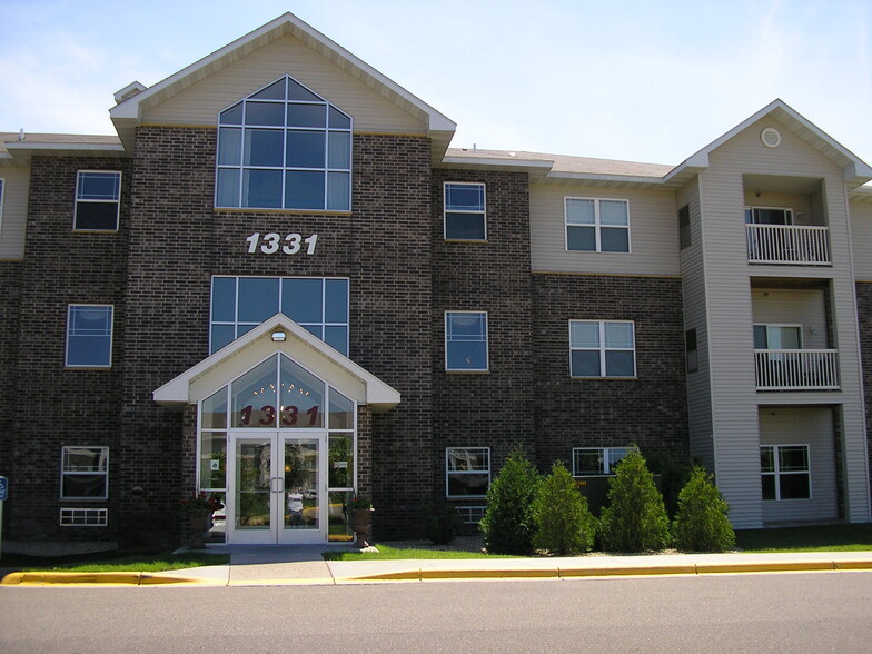 Primary Photo - 1331 Lake Dr W