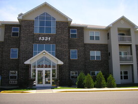 Building Photo - 1331 Lake Dr W