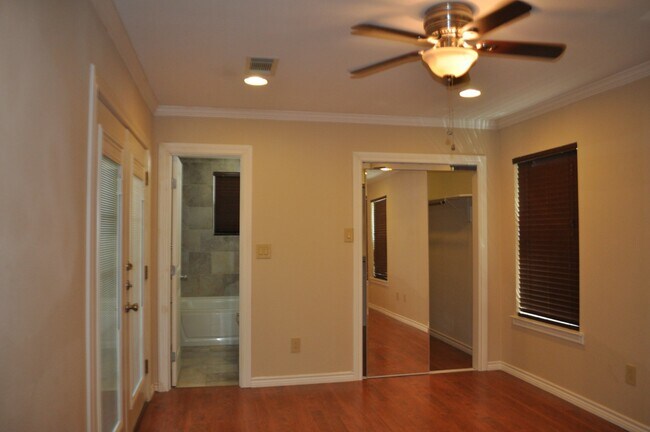 Building Photo - 10838 Hermosa Dr