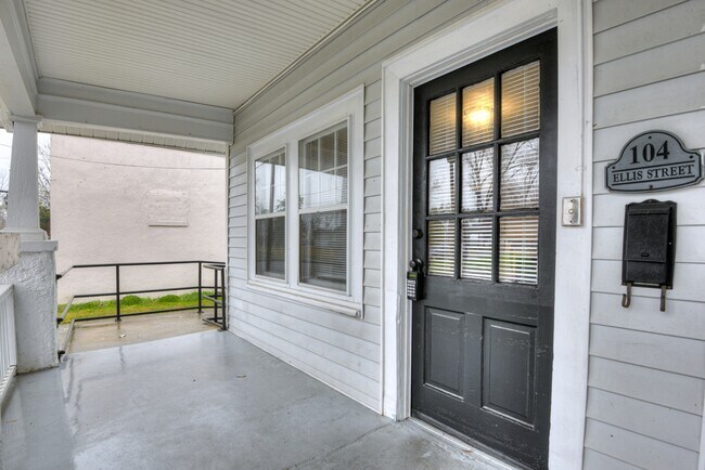 Building Photo - 104 Ellis St