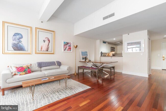 Building Photo - 1500 Chestnut St