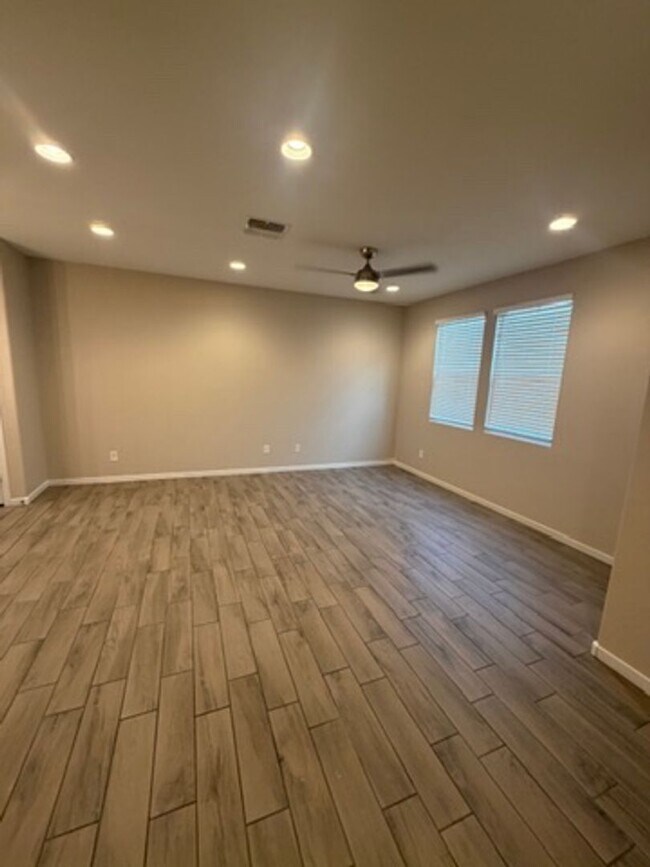 Building Photo - Newer home in Tempe!! 3 bedrooms & 2.5 baths with 2-car garage. Loaded with upgrades!