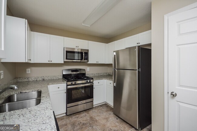 Building Photo - 5541 Shirewick Ln