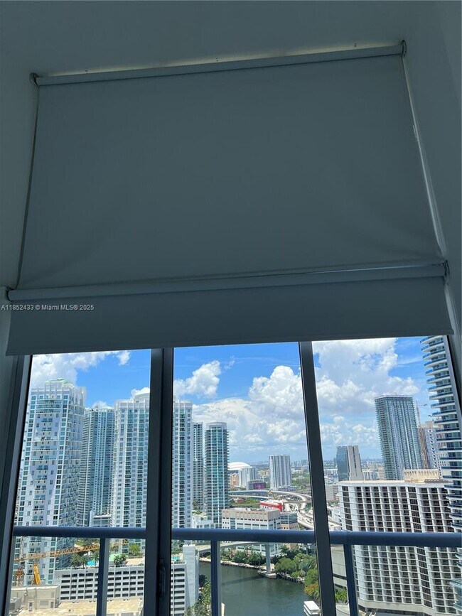 Building Photo - 465 Brickell Ave