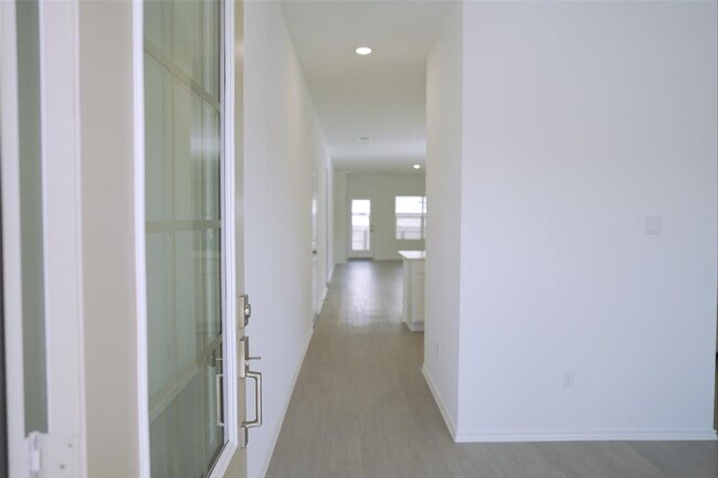Building Photo - 4108 Rushing Ranch Path