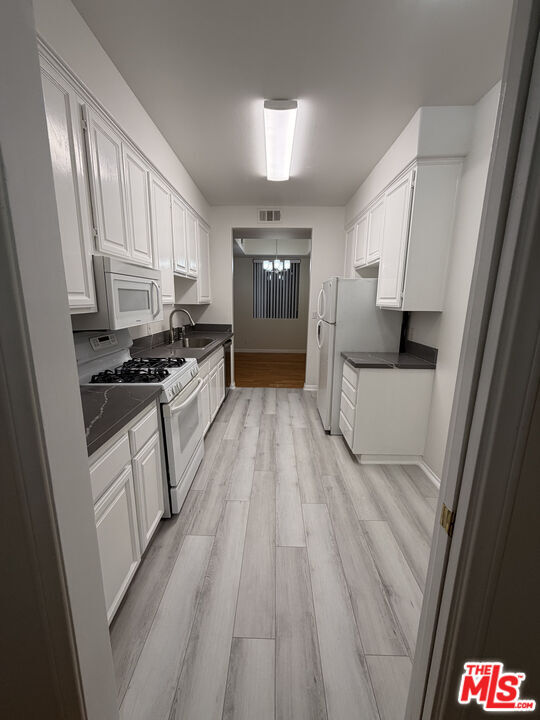 Building Photo - 910 S Bedford St