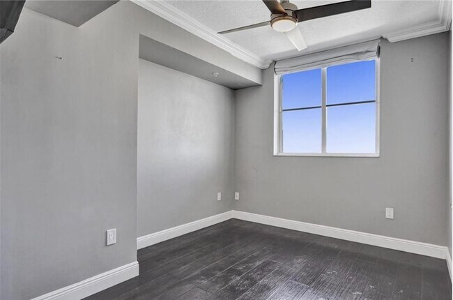 Building Photo - 3020 NE 32nd Ave