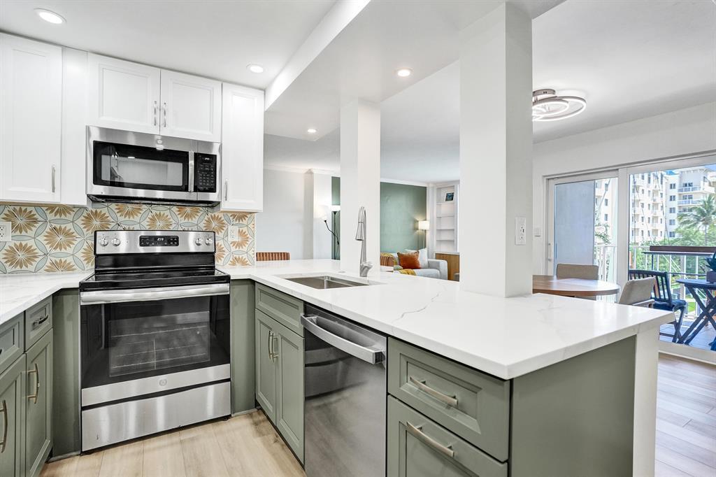 Building Photo - 1600 SE 15th St