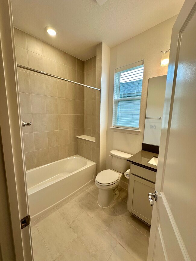 Building Photo - 4874 Shady Pnes Dr