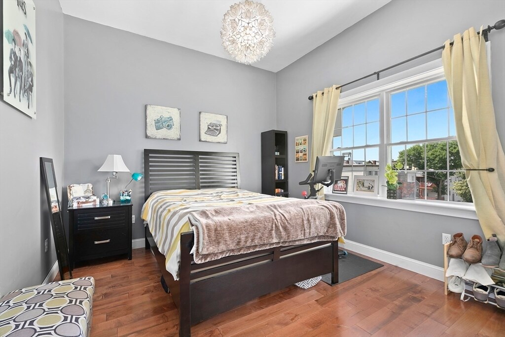 Building Photo - 661 Bennington St