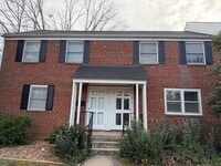 Building Photo - Comfort & Style: 2-Bedroom Raleigh Townhouse