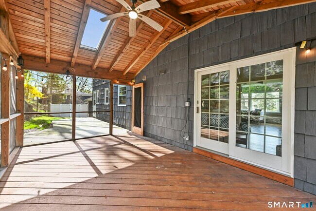 Building Photo - 163 MacGregor Dr