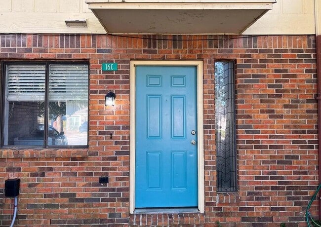 Building Photo - 16 Cape Dr NW