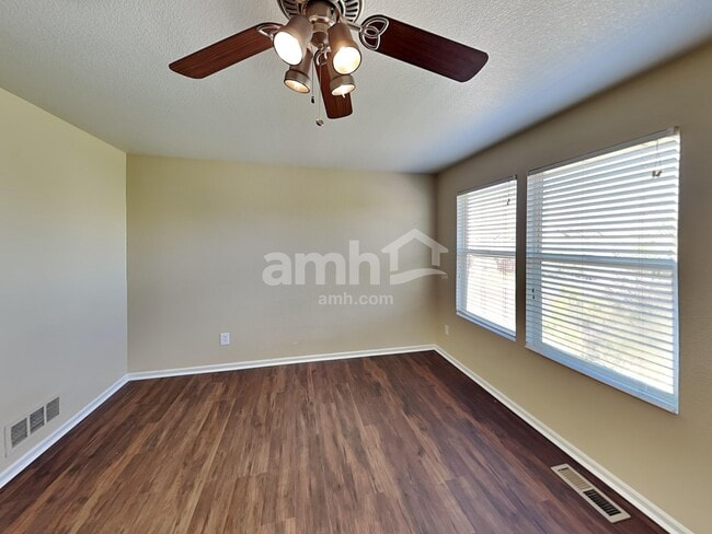 Building Photo - 10175 Fraser St