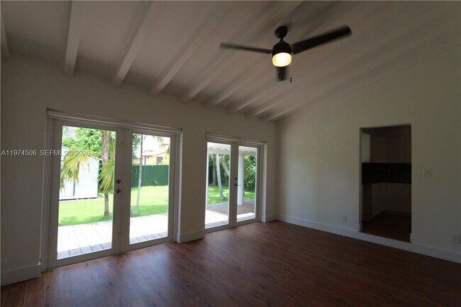 Building Photo - 2436 SW 19th Ave