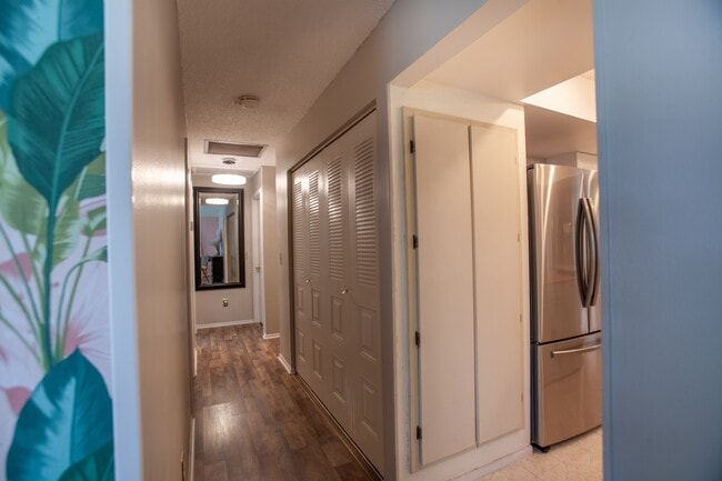 Building Photo - 1323 Torreya Cir