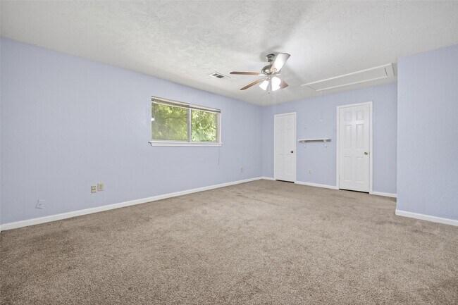 Building Photo - 8103 Oak Moss Dr