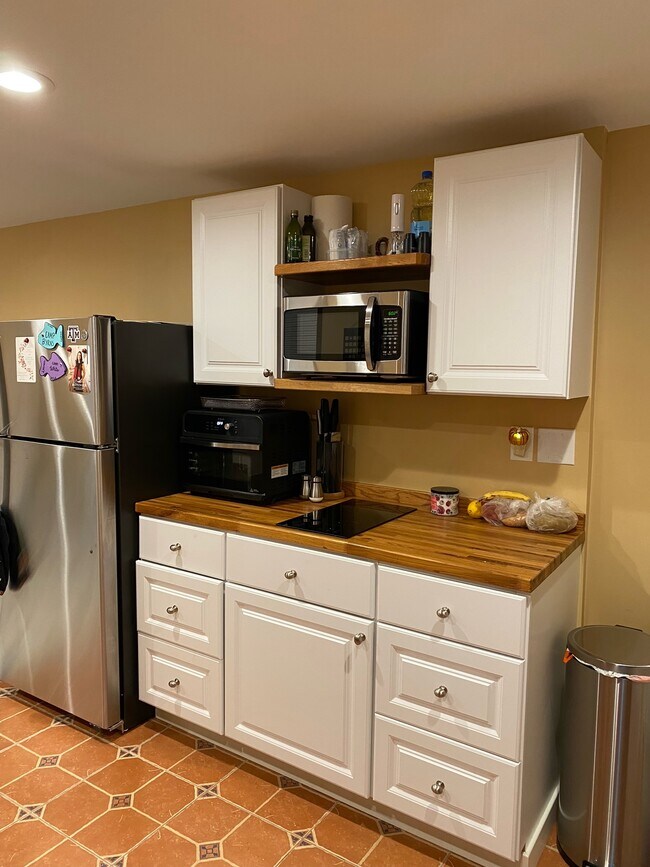 Building Photo - 686 Partridge Cir