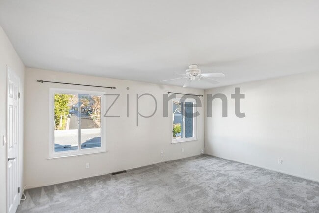 Building Photo - 1123 Glengarry Dr