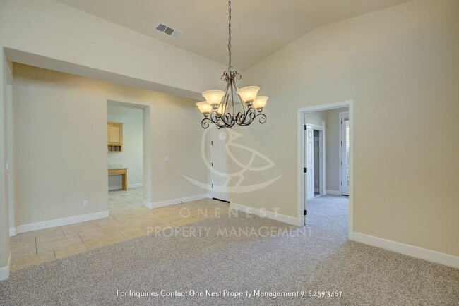 Building Photo - Fantastic Floorplan, great location in Woodland 4+ bedroom, 2 bthm available ASAP