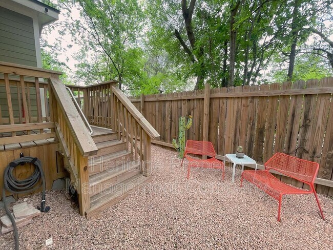 Building Photo - 211 Gibson
