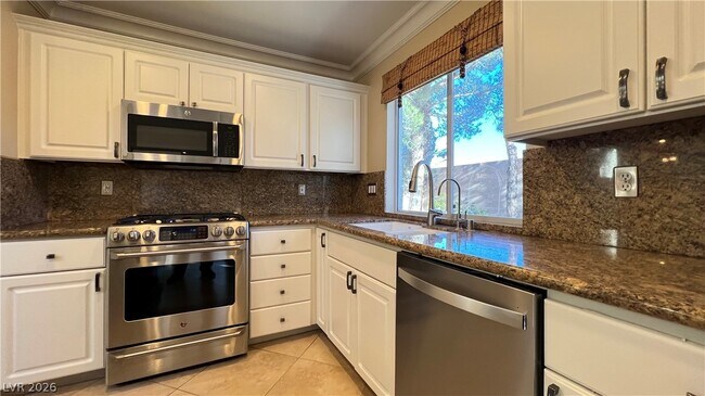 Building Photo - 10121 Oakmoor Pl