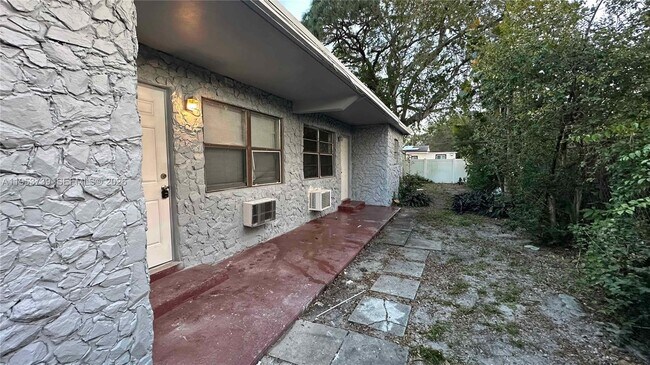 Building Photo - 1808 NW 9th St